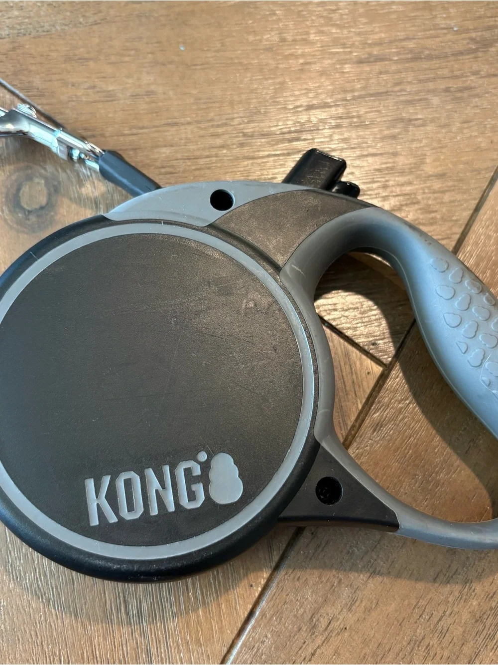 KONG Retractable Dog Leash in Black & Gray 65lb